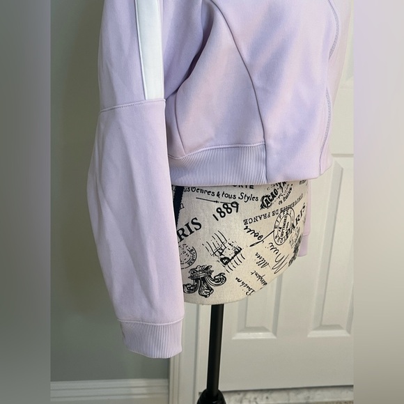 NWOT Nike Crop Jacket with Strips on Sleeves | Size Small | Light Purple - Picture 7 of 12